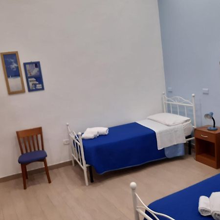Casa Vacanze Napoli Centro Carmen & Sara Luaran gambar