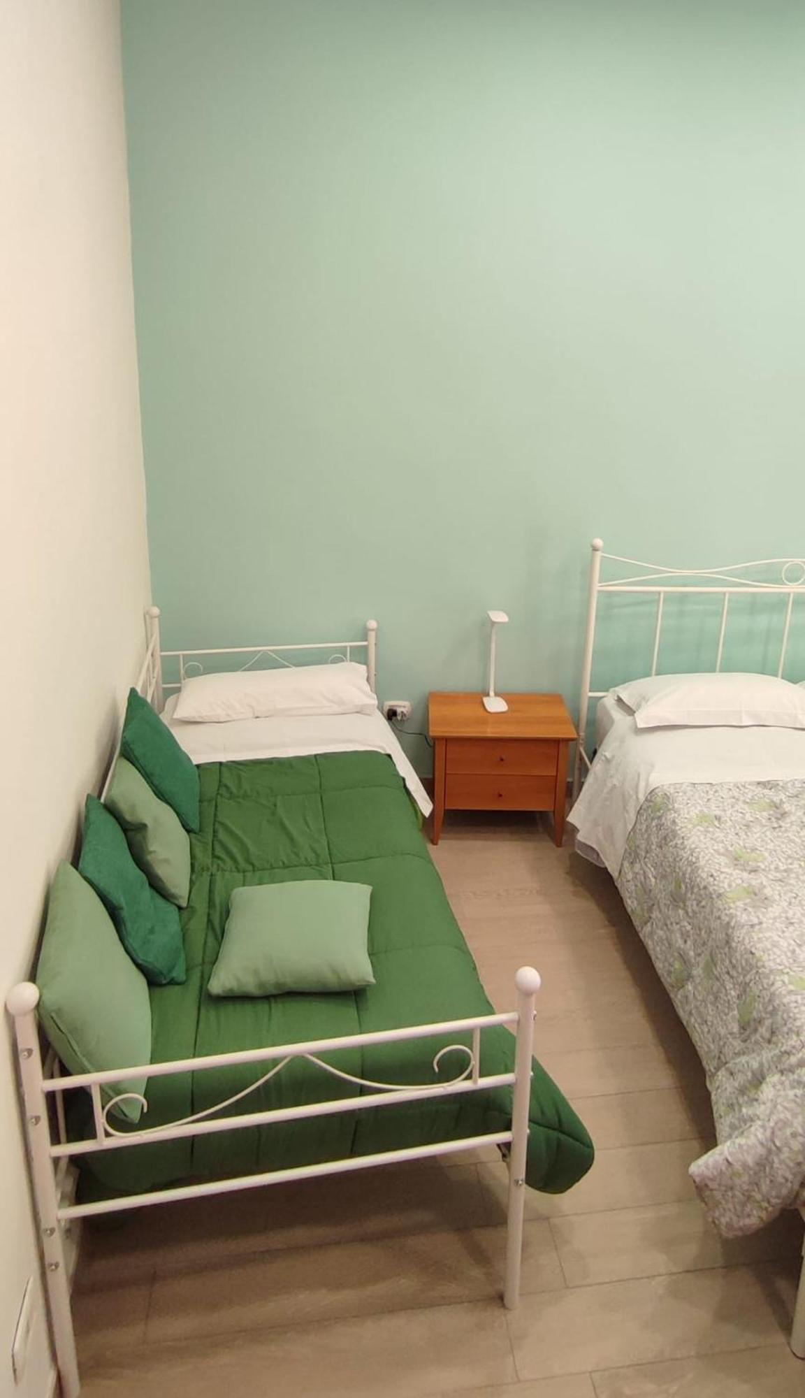 Casa Vacanze Napoli Centro Carmen & Sara Luaran gambar