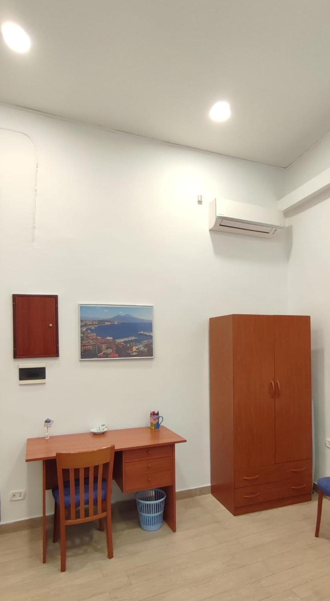 Casa Vacanze Napoli Centro Carmen & Sara Luaran gambar
