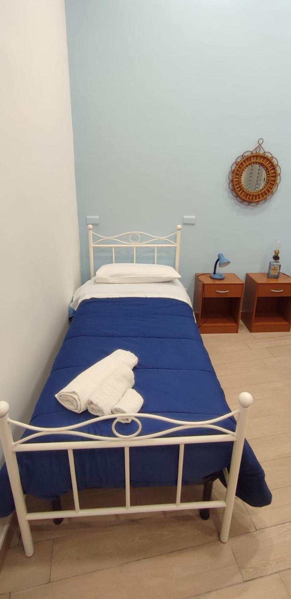 Casa Vacanze Napoli Centro Carmen & Sara Luaran gambar