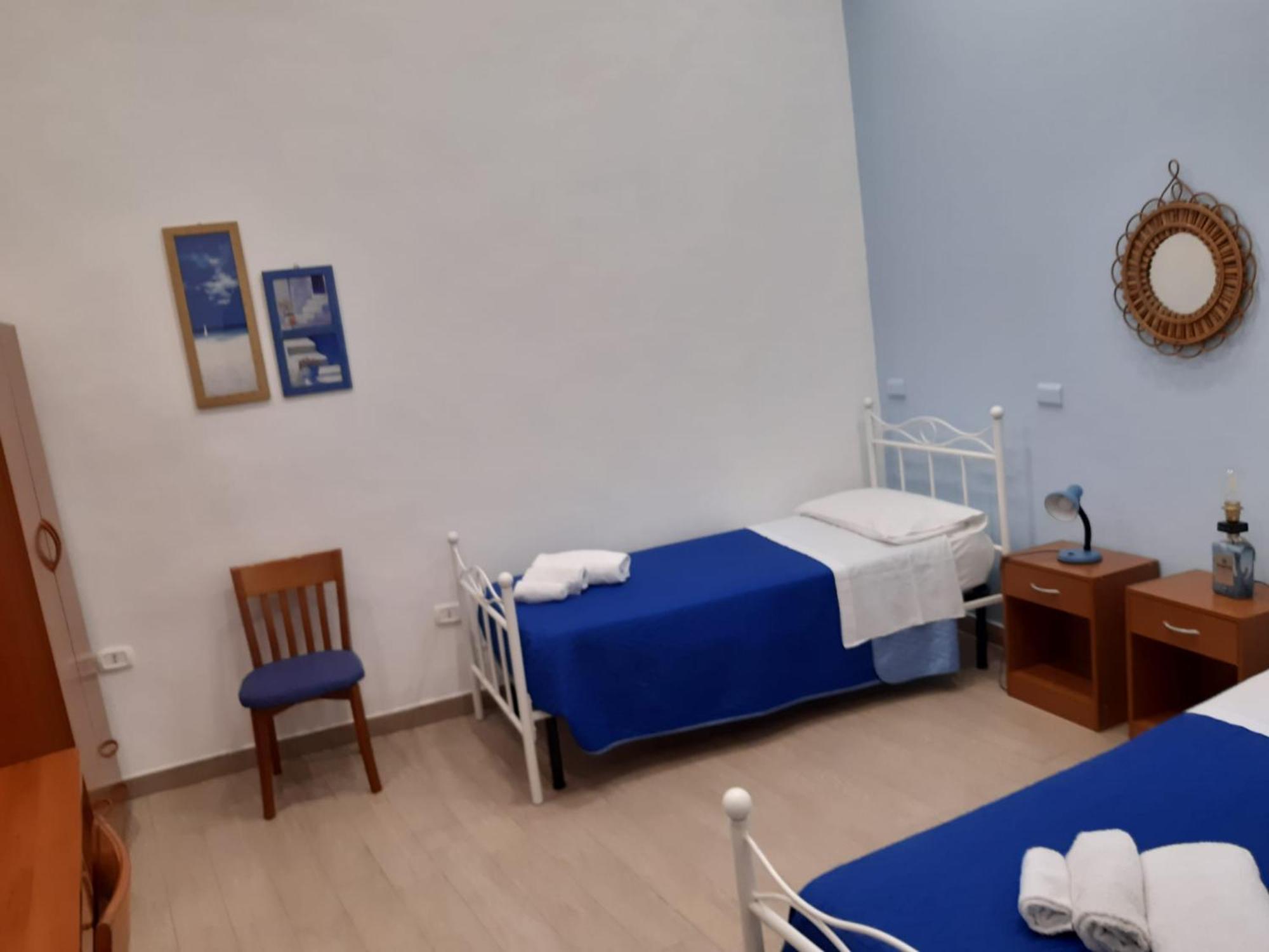 Casa Vacanze Napoli Centro Carmen & Sara Luaran gambar